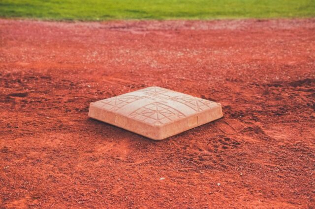 Baseball plate