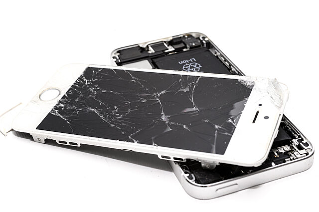 Image of a wrecked iPhone