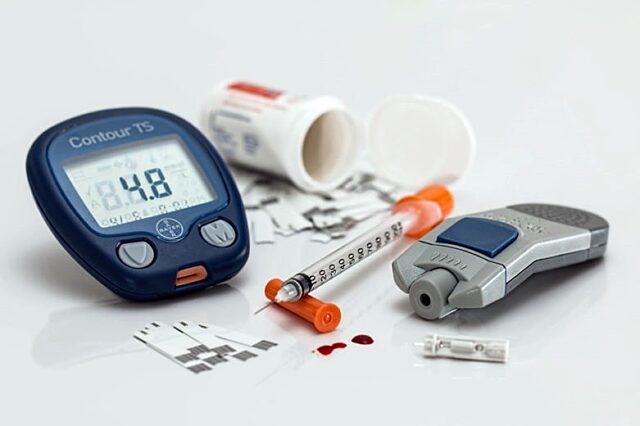 Diabetes testing kit