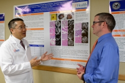 UF Health researchers, including Li-Ming Su, M.D., the David A. Cofrin professor and chair of the UF College of Medicine’s department of urology and Robert Allan, M.D., medical director for the UF Health Pathology Laboratories, have published a proof-of-concept paper showing that a fiber-optic laser imaging technology may be able to distinguish between cancerous and benign kidney tumors. 