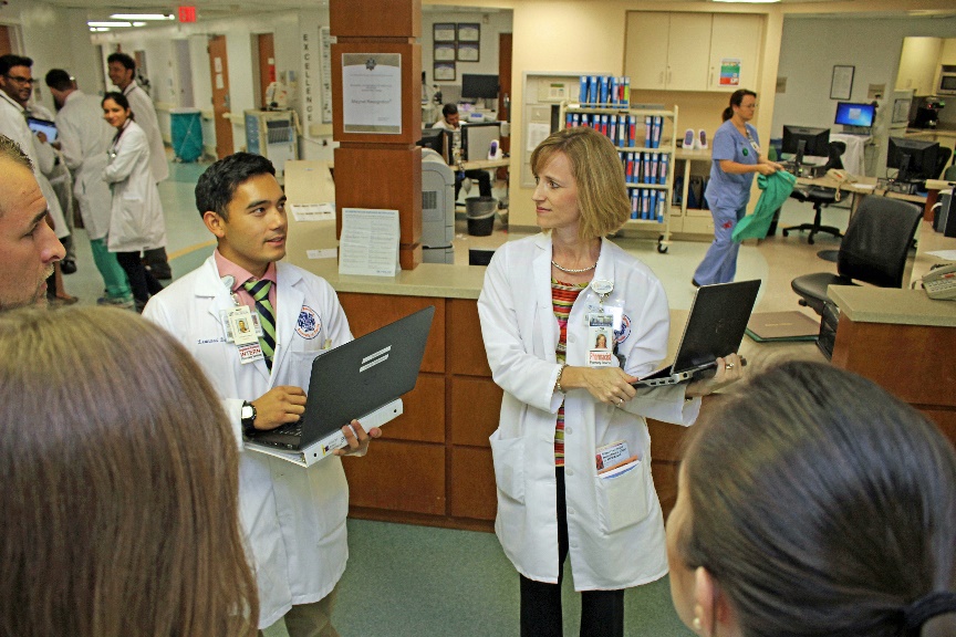 With the introduction of a new Pharm.D. curriculum in 2015, the UF College of Pharmacy is preparing the next generation of pharmacists to be health care leaders and contribute medication expertise as members of interprofessional care teams.